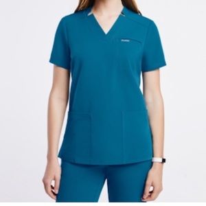 NWT JAANU Women’s 3 Pocket Scrub Top Caribbean Blue